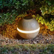 Lampa solarna - kula z piaskowca