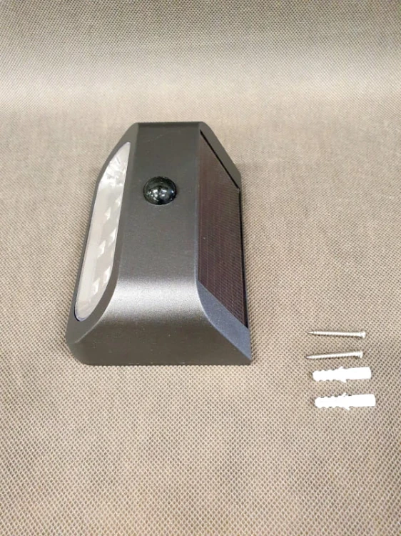 Ogrodowy Kinkiet Solarny - z czujnikiem ruchu