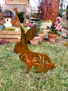 Ozdoba Ogrodowa Rdzą Malowana - Królik z Przbiśniegiem