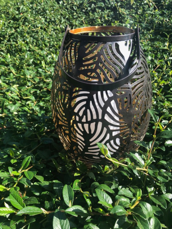 Lampion ogrodowy z efektem płomienia