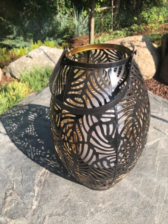 lampion ogrodowy z efektem płomienia