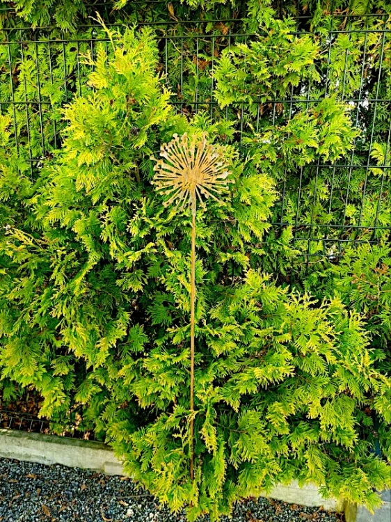 Czosnek ogrodowa ozdoba z metalu