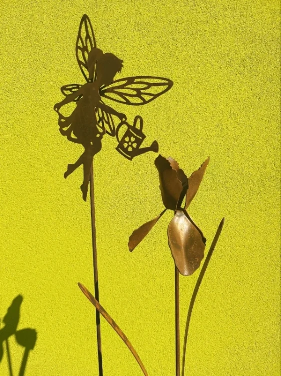 Ogrodowa ozdoba metalowa Calineczka