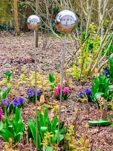 Kula nierdzewna na piku