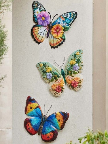 Dekoracja ogrodowa z metalu motyl